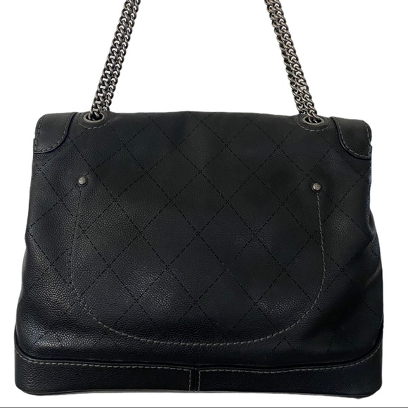 Authentic Chanel Chain Shoulder tote #01940 - Picture 4 of 16